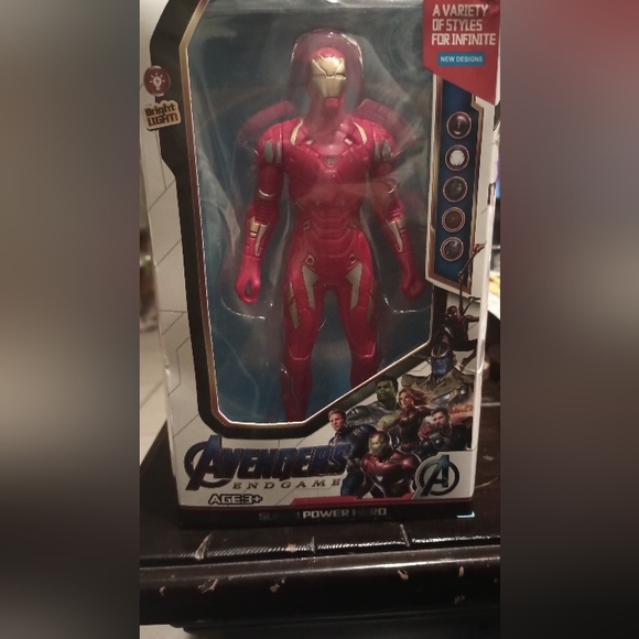 Avengers action figures - Picture 2 of 2